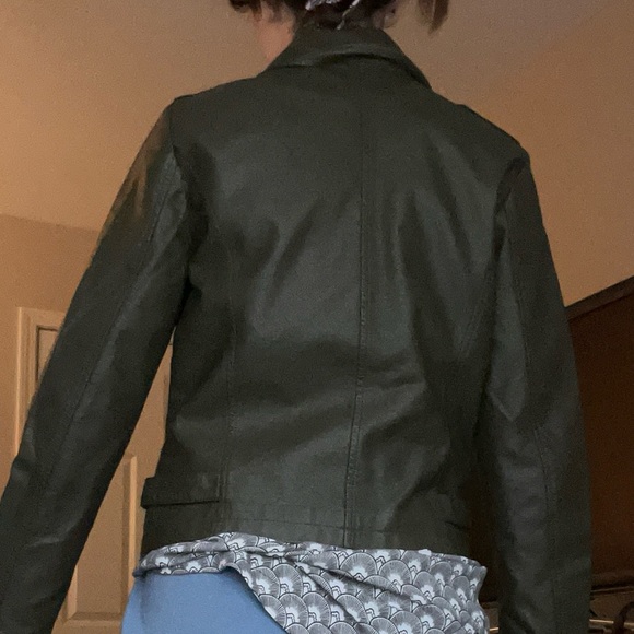 🫒 Olive Pleather Jacket - Picture 5 of 7